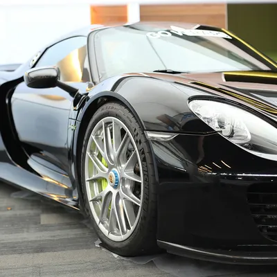 Porsche 918 Spyder modern supercar